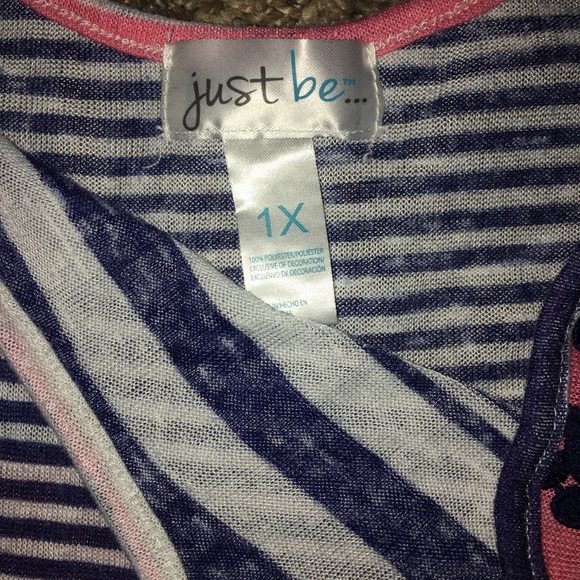 Blouse size 1x with shoulder lace work - Picture 3 of 3